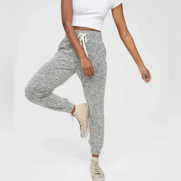 Aerie Offline Snowday Textured Woven Jogger - Picture 2 of 11